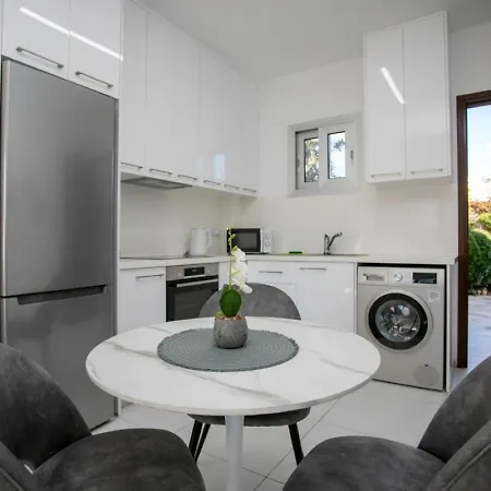 Eden-perfect Location, Sea View, Stylish Appartement *