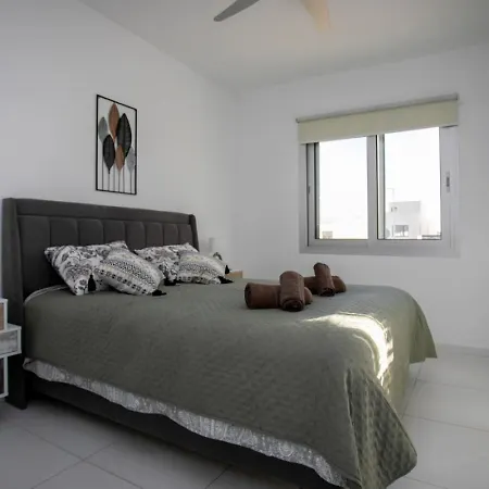 Eden-perfect Location, Sea View, Stylish דירה Paphos