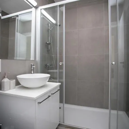 Eden-perfect Location, Sea View, Stylish דירה